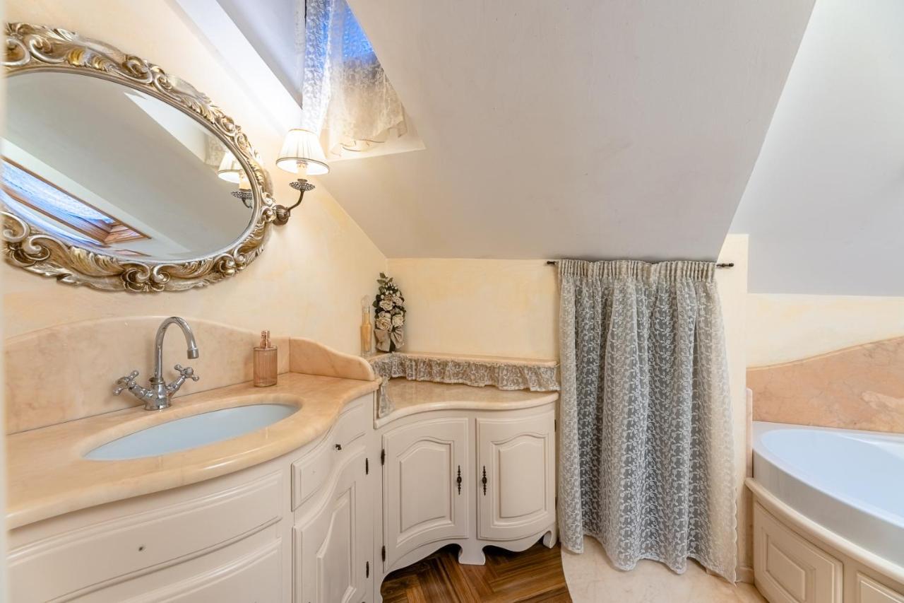 Apartamento Dimora Lucrezia Savona Exterior foto